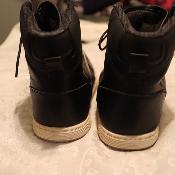 New Men's Levi's High Top Sneaker Black /white Comfort insole 13 - Picture 7 of 12